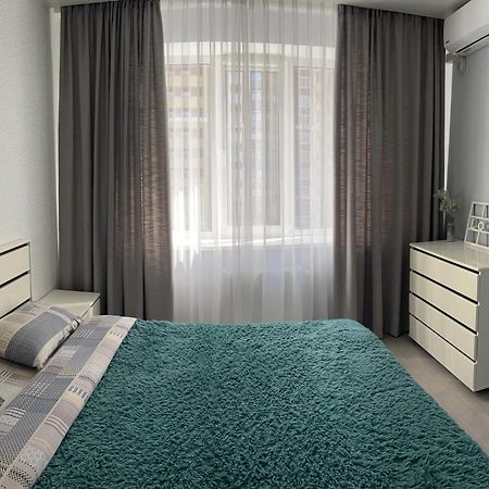 Сучасна Квартира З Видом На Versal Park Irpin Exterior photo